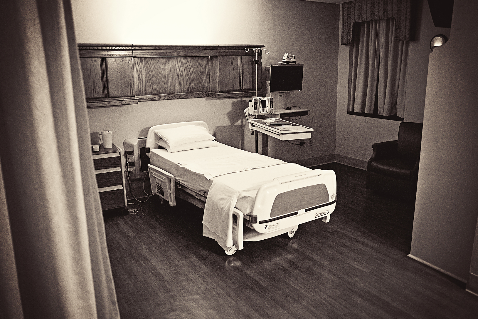 inside_hospital_room